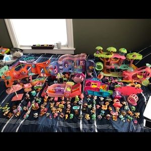 Littlest pet shop lot.